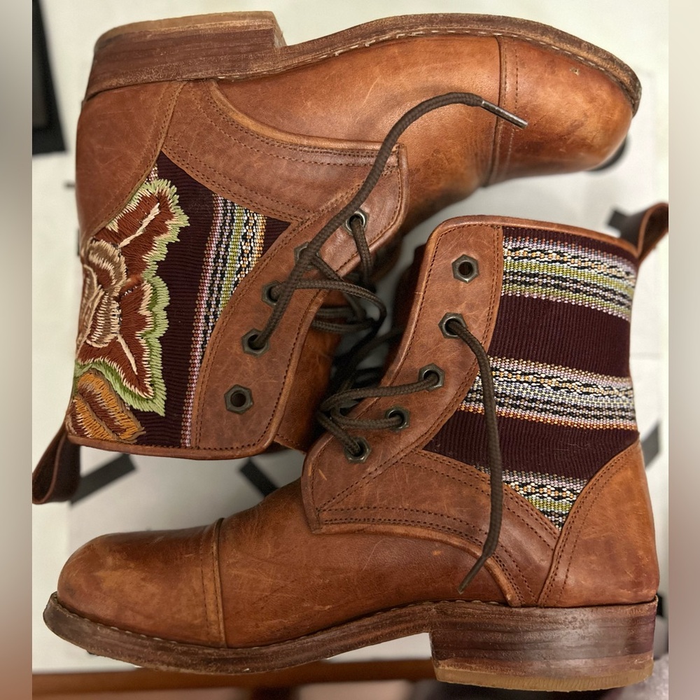 Teysha Handmade Leather lace up Boots sz6.5/7 textile and leather
